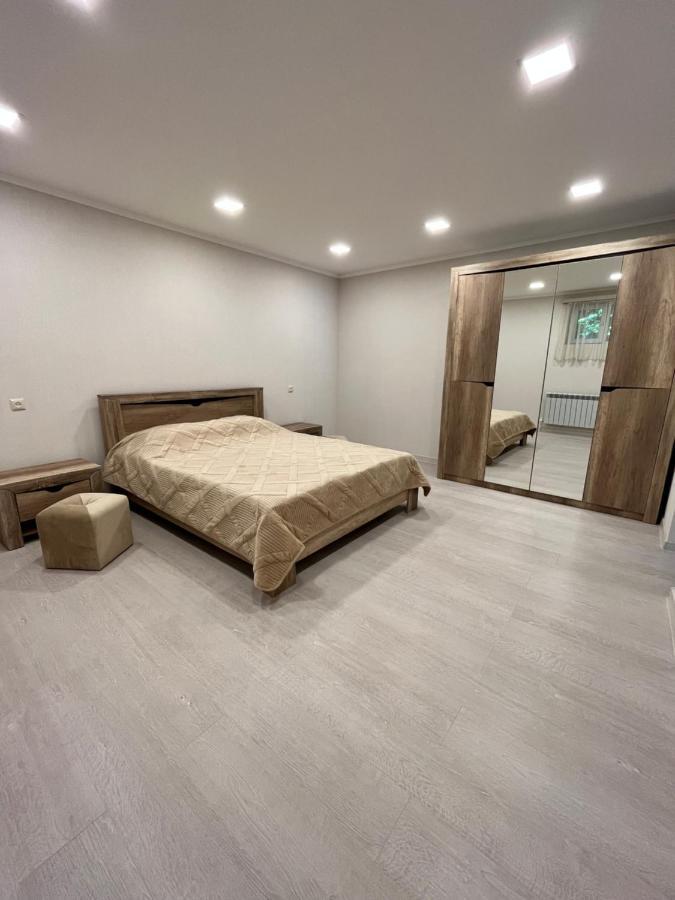 Green Park Guest House Дилиян Екстериор снимка