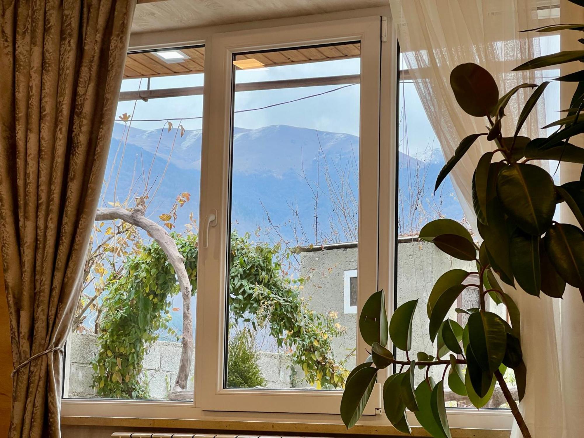 Green Park Guest House Дилиян Екстериор снимка